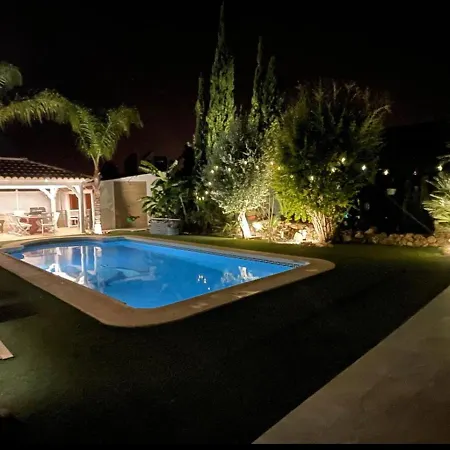 Con Bano Privado Frente A La Piscina, Maximo 2 Personas, No Es La Casa Completa Δωμάτια σε οικογενειακή κατοικία San Vicente Raspeig