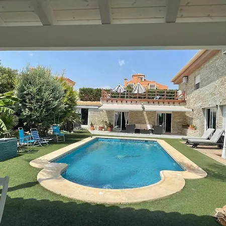 Homestay Con Bano Privado Frente A La Piscina, Maximo 2 Personas, No Es La Casa Completa San Vicente Raspeig