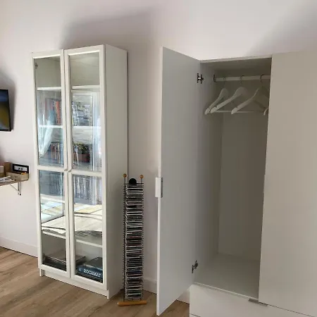 Con Bano Privado Frente A La Piscina, Maximo 2 Personas, No Es La Casa Completa Homestay