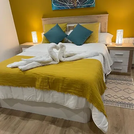 Con Bano Privado Frente A La Piscina, Maximo 2 Personas, No Es La Casa Completa Homestay *