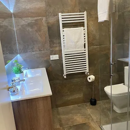 Con Bano Privado Frente A La Piscina, Maximo 2 Personas, No Es La Casa Completa Homestay *