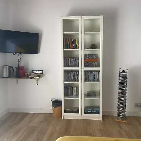 Homestay Con Bano Privado Frente A La Piscina, Maximo 2 Personas, No Es La Casa Completa San Vicente Raspeig