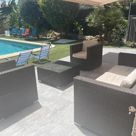 Con Bano Privado Frente A La Piscina, Maximo 2 Personas, No Es La Casa Completa * San Vicente Raspeig