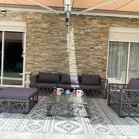 Con Bano Privado Frente A La Piscina, Maximo 2 Personas, No Es La Casa Completa