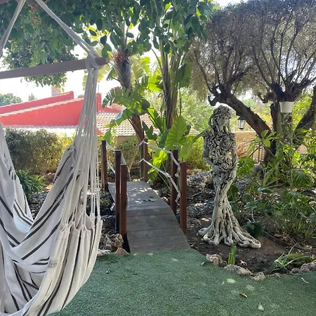 Con Bano Privado Frente A La Piscina, Maximo 2 Personas, No Es La Casa Completa San Vicente Raspeig